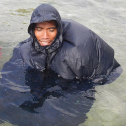 boat trip poncho red hood